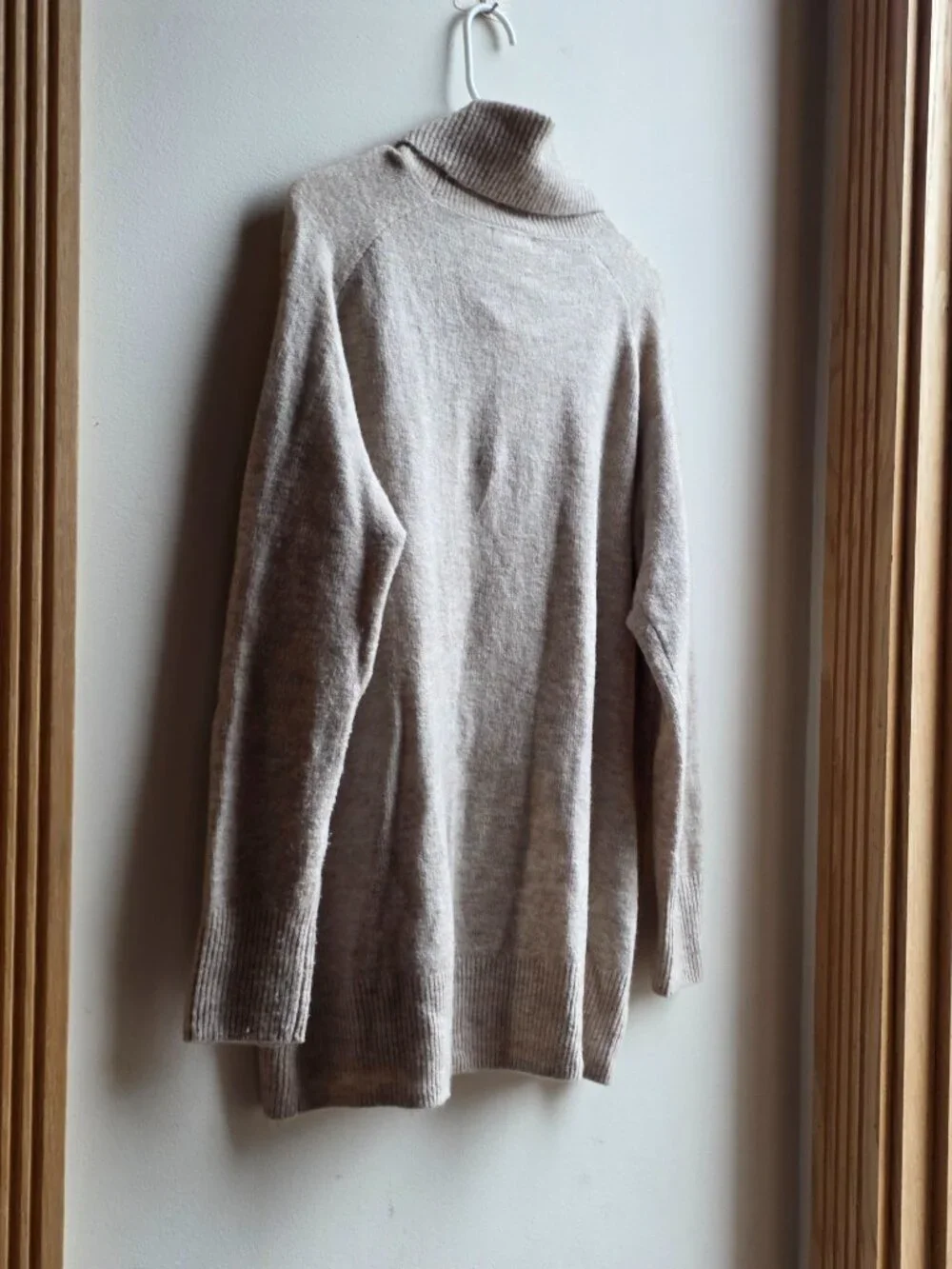 H&M Beige Cowl Neck Sweater Size Medium